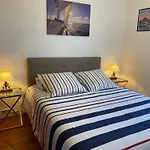 Proche Mer, Cour Privee Et Grand Jardin Clos - 2 A 5 Personnes (adults Only) * Réville
