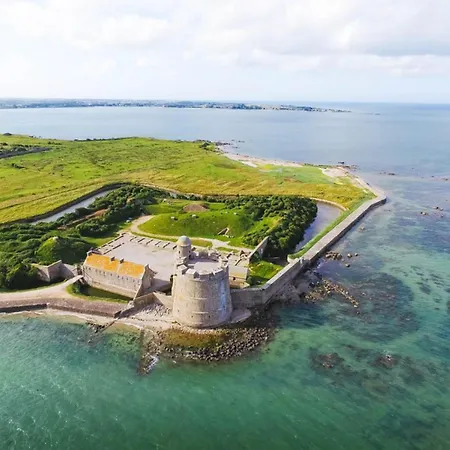 Proche Et Petites Plages, Cour Privée Et Grand Jardin Clos - 2 à 5 Personness Casa vacanze