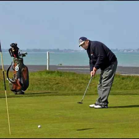 Prázdninový dům Proche Mer, Cour Privee Et Grand Jardin Clos - 2 A 5 Personnes (adults Only)