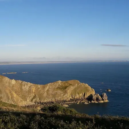 Prázdninový dům Proche Mer, Cour Privee Et Grand Jardin Clos - 2 A 5 Personnes (adults Only) Réville