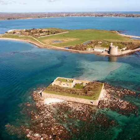 Proche Mer, Cour Privee Et Grand Jardin Clos - 2 A 5 Personnes (adults Only) Ferienhaus Réville