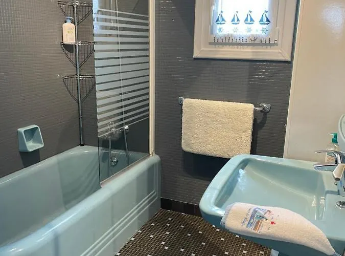 Proche Mer, Cour Privee Et Grand Jardin Clos - 2 A 5 Personnes (adults Only) Réville