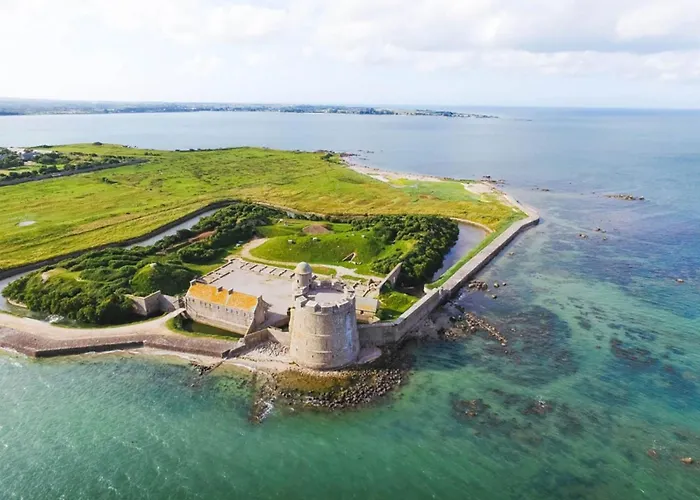 Proche Mer, Cour Privee Et Grand Jardin Clos - 2 A 5 Personnes (adults Only) Ferienhaus