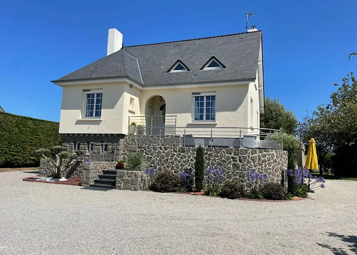 Proche Mer, Cour Privee Et Grand Jardin Clos - 2 A 5 Personnes (adults Only)