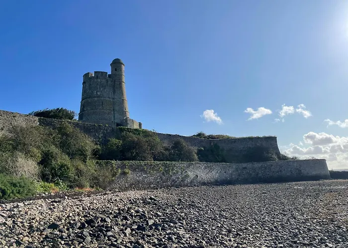 Proche Mer, Cour Privee Et Grand Jardin Clos - 2 A 5 Personnes (adults Only)